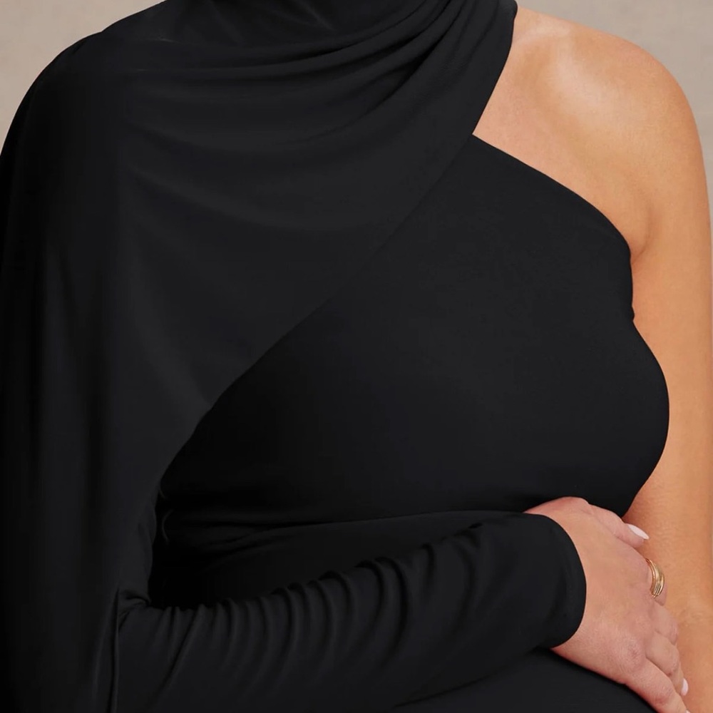 Club L London Black One-Shoulder Maternity Evening Gown - Picture 3 of 3